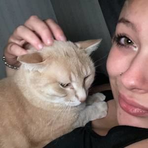 Meet your Posher, Macy